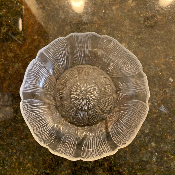 Sunflower catch all glass dish - Picture 2 of 3